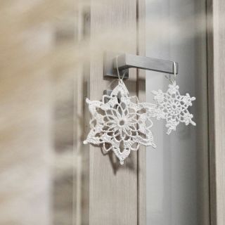 Háčkované vločky nově na e-shopu ❄️#crochet #crochetaddict #hackovani #rucniprace #snow #winter